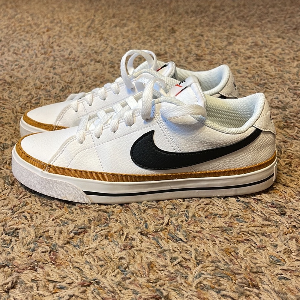 Nike Court Legacy Next Nature.  Sustainable Materials.  Women's 8.  Worn once